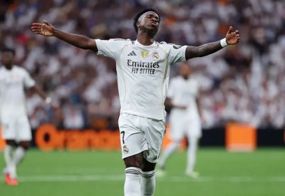 مغنِ إسباني: فينيسيوس "مكروه".. ولاعبو ريال مدريد "لا يطيقونه"
