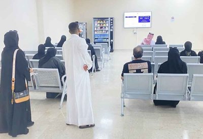 وزارة العمل تشهد توافد أعداد كبيرة من العاطلين