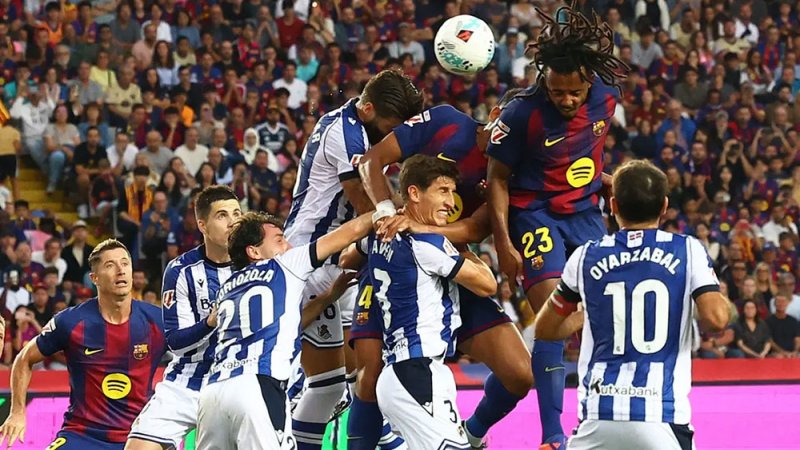كوندي ينتقد لاعبي برشلونة بعد تصدر الدوري الإسباني