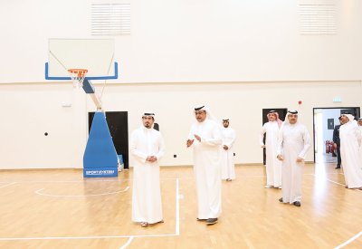 محافظة العاصمة والنادي الأهلي يفعلان برامج مشتركة لخدمة الأهالي في المجالات الشبابية والرياضي