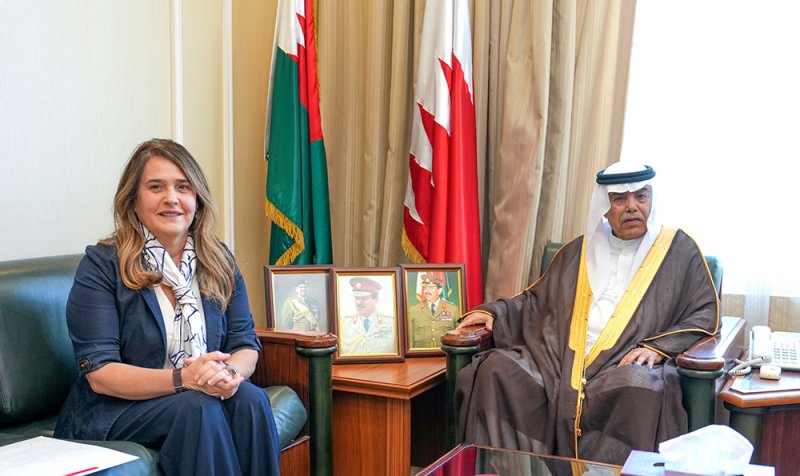 وزير شؤون الدفاع يستقبل سفيرة جمهورية صربيا لدى مملكة البحرين