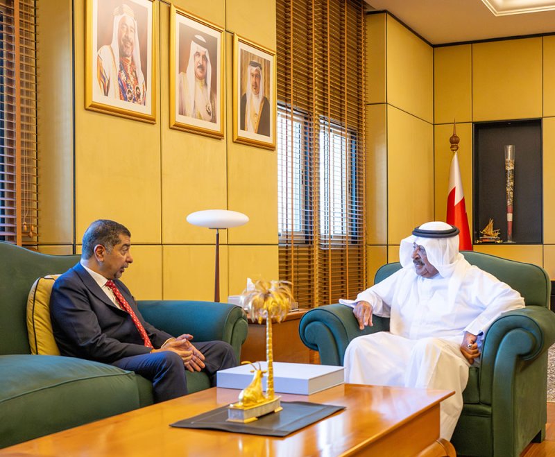 وزير الديوان الملكي يتسلم التقرير الثاني عشر للمؤسسة الوطنية لحقوق الإنسان لعام 2025