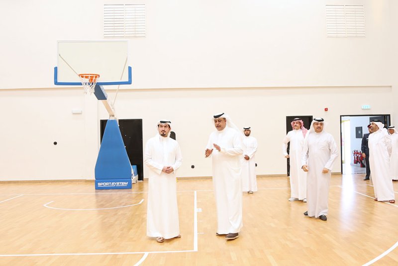 محافظة العاصمة والنادي الأهلي يفعلان برامج مشتركة لخدمة الأهالي في المجالات الشبابية والرياضي