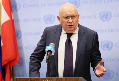 روسيا تعلن "عدم اعترافها" بإعادة فرض العقوبات على إيران