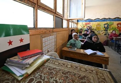 بعد بلبلة.. سوريا تمنع ترديد أي شعار أو نشيد بالمدارس