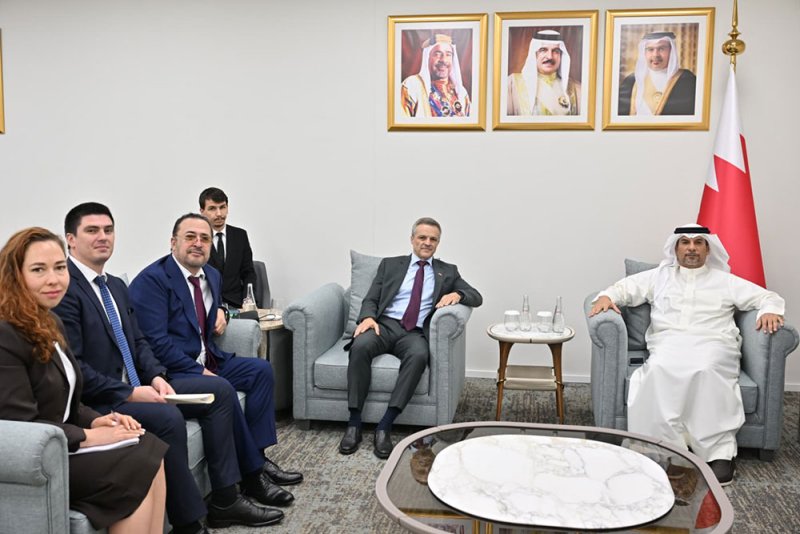 وزير النفط والبيئة يستقبل وفدًا روسيًا لبحث التعاون البيئي