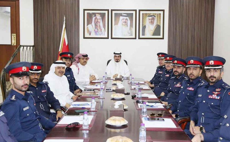 محافظ العاصمة يؤكد على تعزيز الشراكة المجتمعية عبر تفعيل قنوات التواصل المباشر مع الأهالي