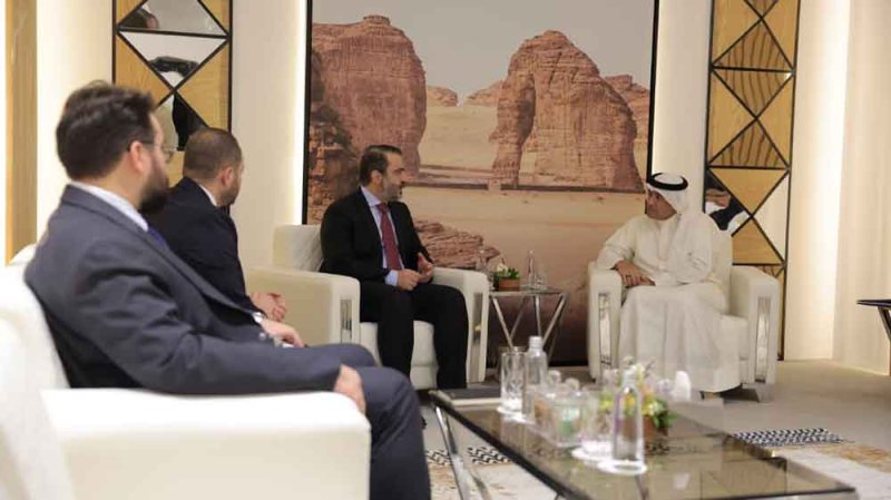 البديوي: دول الخليج تجدد دعمها لسوريا وشعبها في لقاء مع وزير خارجيتها بالعُلا