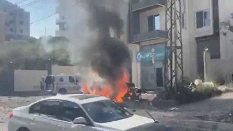 مقتل شخصين وإصابة ثالث بجروح بغارة إسرائيلية على جنوب لبنان