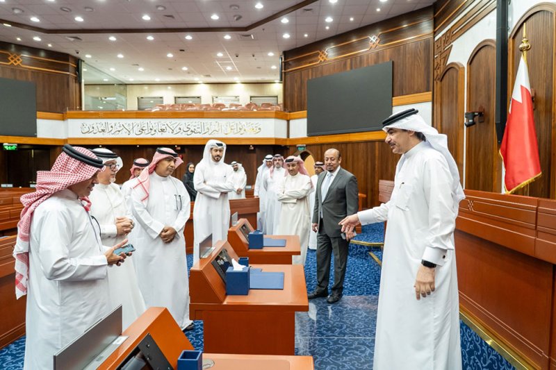 الأمين العام لمجلس النواب يقوم بجولة استطلاعية للقاعة الرئيسية للجلسات