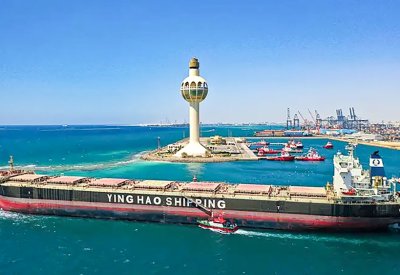 تشغيل خدمة شحن جديدة بميناء جدة تربط السعودية بـ10 موانئ إقليمية وعالمية