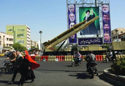 صحيفة خامنئي تتوقع تجدد الحرب مع إسرائيل