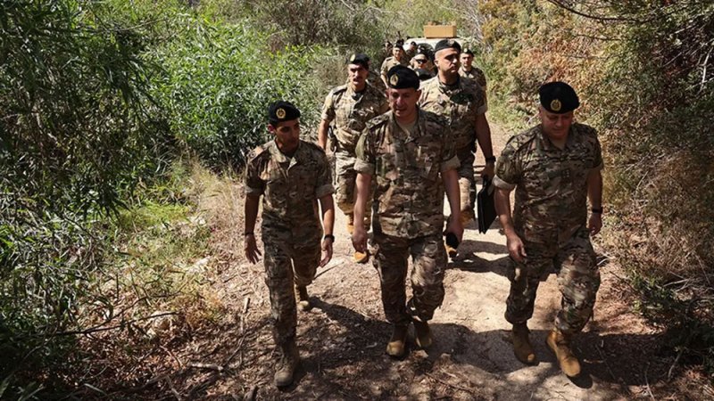 من الجنوب.. قائد الجيش اللبناني يطّلع على تنفيذ خطة "حصر السلاح"