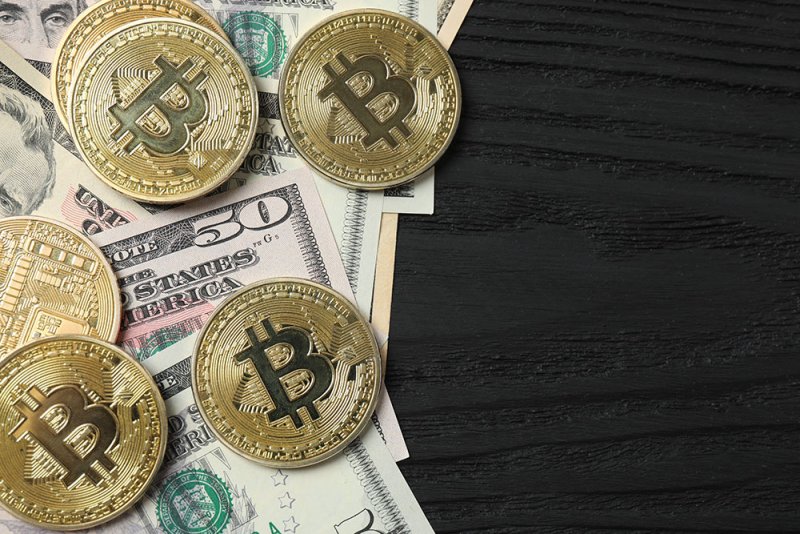 “بيتكوين” تتجاوز 125 ألف دولار مسجلة رقما قياسيا جديدا