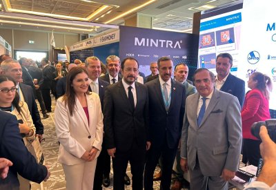 وزير المواصلات يشارك في مؤتمر قبرص العالمي للملاحة ويؤكد التزام البحرين بتطوير النقل البحري
