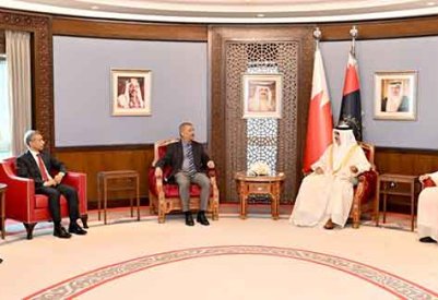 وزير الداخلية: البحرين حريصة على رعاية العمالة الوافدة