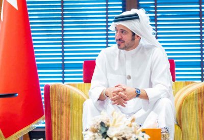 خالد بن حمد يستقبل محافظ العاصمة ويبحث أوجه التعاون المشترك