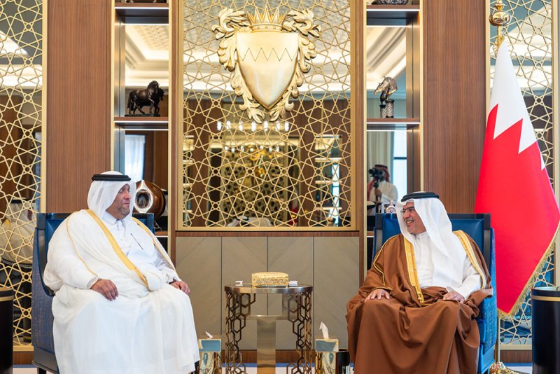 العلاقات البحرينية القطرية تحظى باهتمام قائدي البلدين