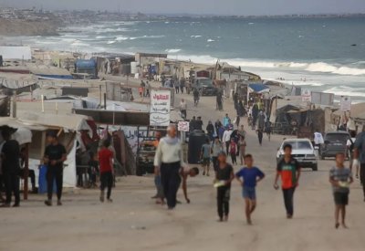 الجيش الإسرائيلي يستعد لإعادة الانتشار بغزة.. والقصف مستمر