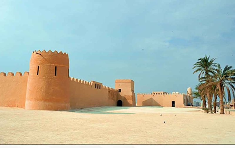 طقس معتدل بوجه عام مع تصاعد الأتربة في بعض المناطق خلال النهار
