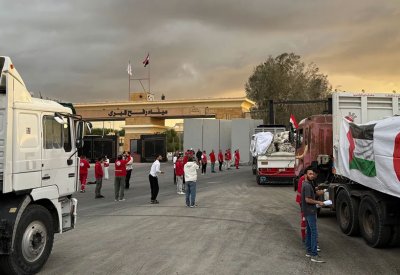 الهلال الأحمر المصري: 400 شاحنة مساعدات في طريقها إلى غزة