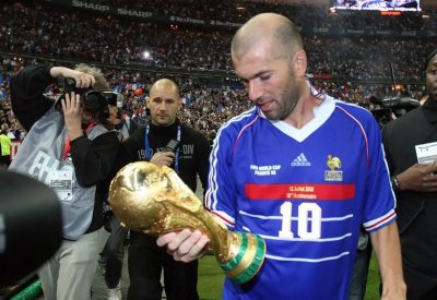 زيدان يبدي رغبته في تدريب المنتخب الفرنسي