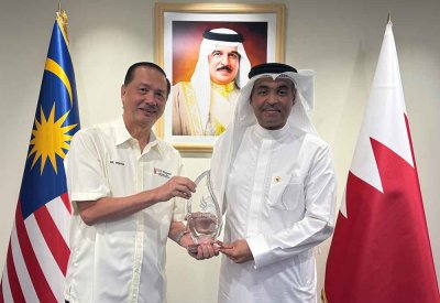 سفير مملكة البحرين لدى ماليزيا يجتمع مع وفد الرعاية الصحية التابعة لجامعة UCSI  الماليزية