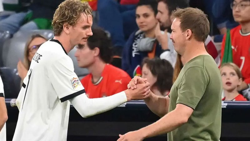 مدرب ألمانيا واثق من مهاجمه