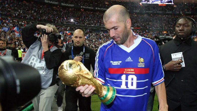 زيدان يبدي رغبته في تدريب المنتخب الفرنسي