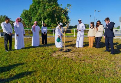 نادي راشد للفروسية وسباق الخيل يشارك في أسبوع الشجرة تأكيدًا لالتزامه بالاستدامة البيئية