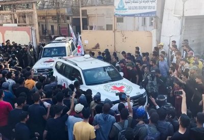 الجيش الإسرائيلي يتسلم 7 رهائن كدفعة أولى من عملية التبادل