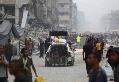 إسرائيل تقصف شمال وجنوب قطاع غزة.. وحماس "خرقوا الهدنة"