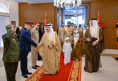 جلالة الملك المعظم يعود إلى أرض الوطن بعد مشاركته في قمة شرم الشيخ للسلام