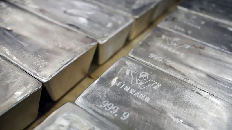 الفضة تسجل أعلى سعر في تاريخها.. "أزمة لندن" تشعل الأسواق العالمية
