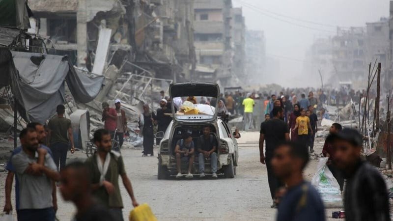 إسرائيل تقصف شمال وجنوب قطاع غزة.. وحماس "خرقوا الهدنة"