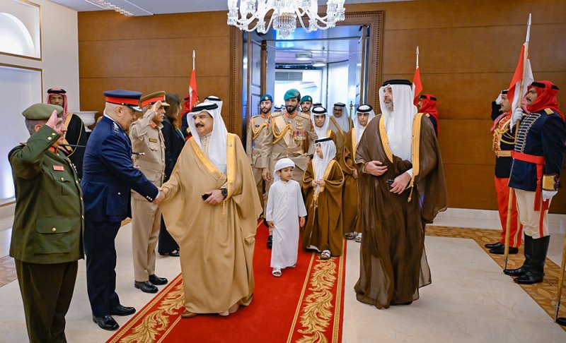جلالة الملك المعظم يعود إلى أرض الوطن بعد مشاركته في قمة شرم الشيخ للسلام