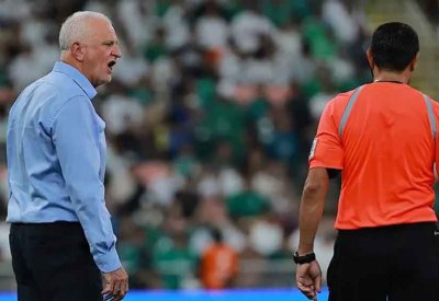 "منح التأهل لقطر والسعودية".. مدرب العراق يفتح النار على الاتحاد الآسيوي