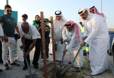 بلدية المنطقة الجنوبية تنظم فعاليات لتوزيع وغرس الشتلات بمناسبة أسبوع الشجرة