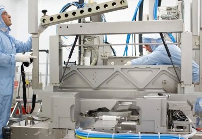 "ASML" تُطمئن المستثمرين بشأن 2026 رغم تراجع مبيعاتها في الصين