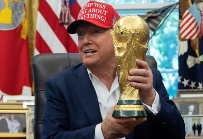 بعد تهديد ترامب بنقل مباريات في المونديال.. الفيفا يعلق