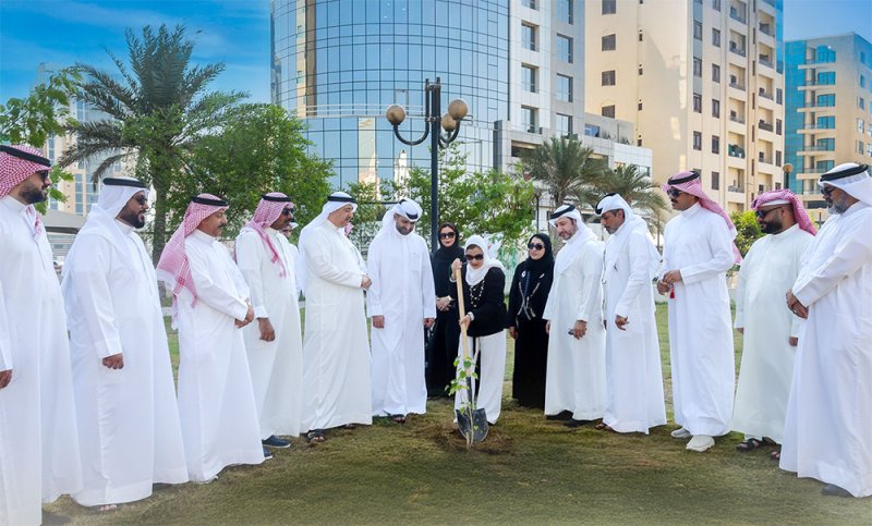 الأمانة العامة للتظلمات ومفوضية حقوق السجناء والمحتجزين تشاركان في "أسبوع الشجرة"