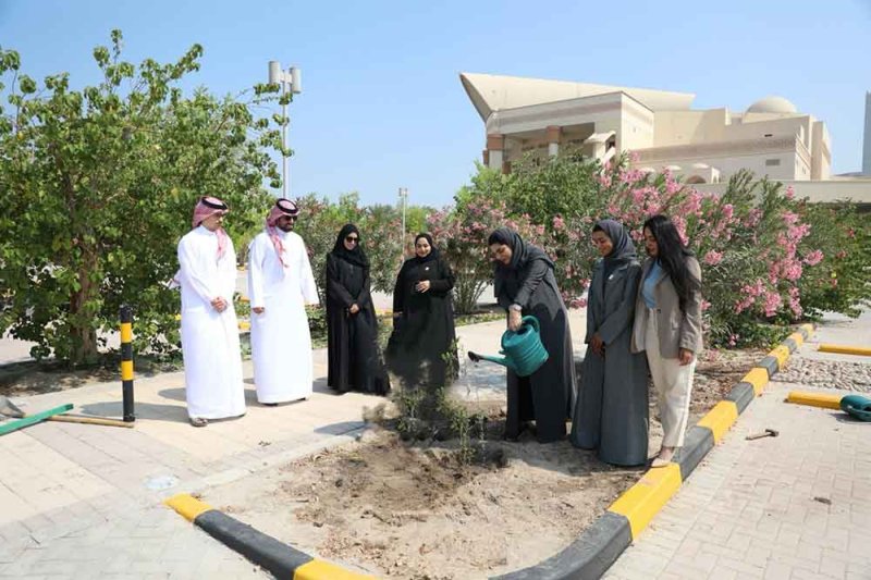 الأمانة العامة لوقف عيسى بن سلمان التعليمي الخيري تشارك في فعاليات "أسبوع الشجرة"