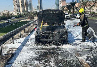 الدفاع المدني يسيطر على حريق مركبة بشارع الملك فيصل دون تسجيل إصابات