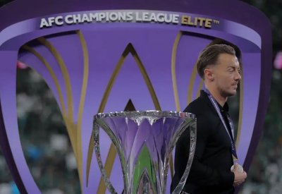 يايسله يتفهم غضب جماهير الأهلي.. ويعد بالتعويض