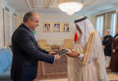 وزير الخارجية يتسلم نسخة من أوراق اعتماد سفير الجمهورية اللبنانية المعين لدى مملكة البحرين