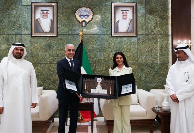 وزير الأشغال يلتقي وزيرة الأشغال العامة في دولة الكويت
