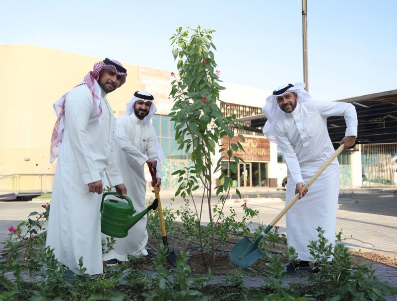 عقارات السيف تشارك في "أسبوع الشجرة" من خلال تنظيم فعالية  توعوية في "الليوان"