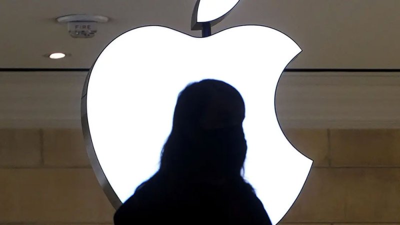 انهيار هادئ داخل "أبل".. رحيل مهندس "سيري" يهدد طموحات الذكاء الاصطناعي