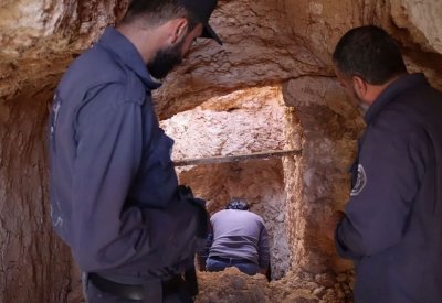 صور.. العثور على سجن تحت الأرض استخدمه نظام الأسد غربي سوريا