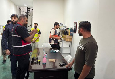 خفر السواحل ينفذ حملة تفتيشية مشتركة على محلات الغوص
